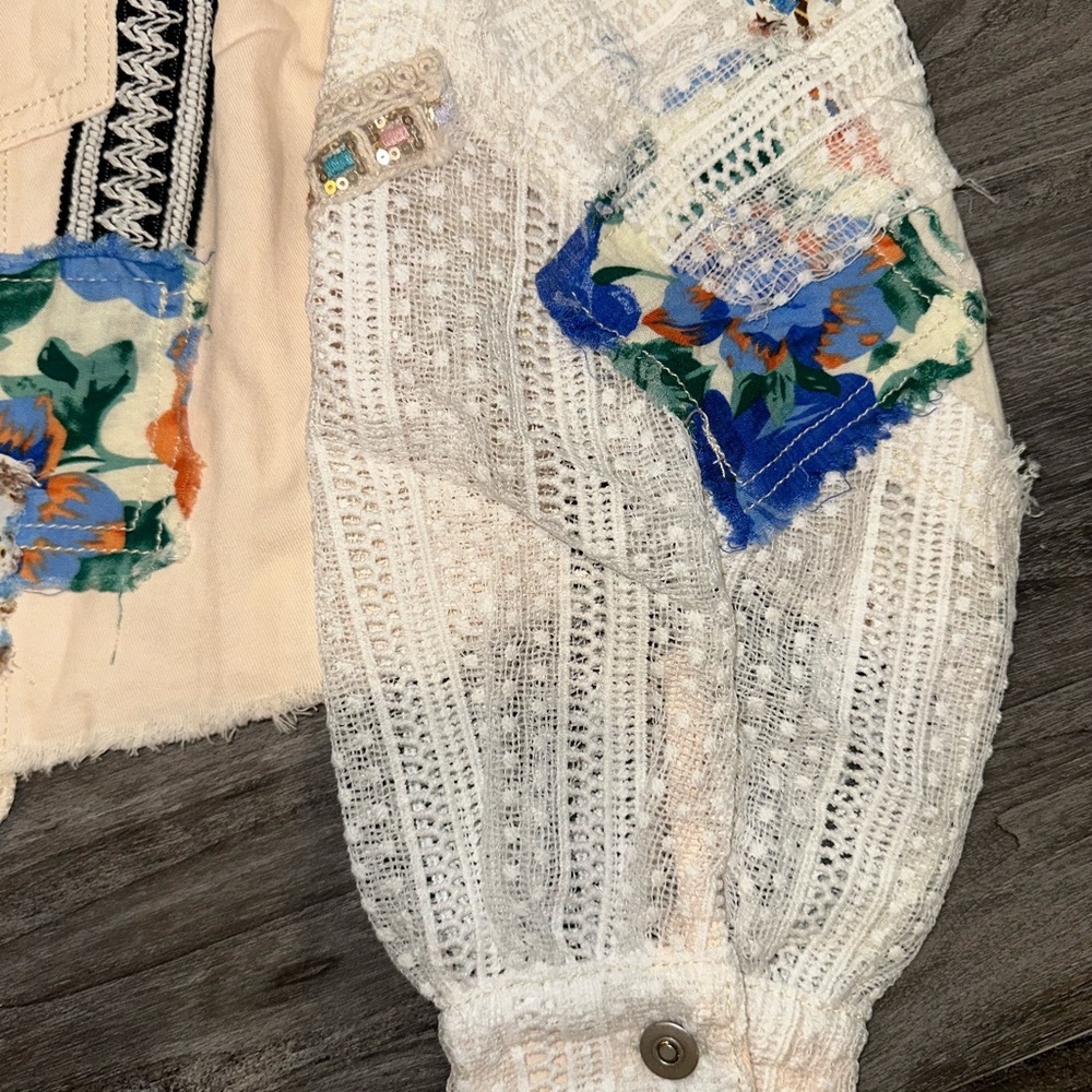 POL NEW Patchwork Lace Button-Up Jean Jacket - Picture 5 of 5